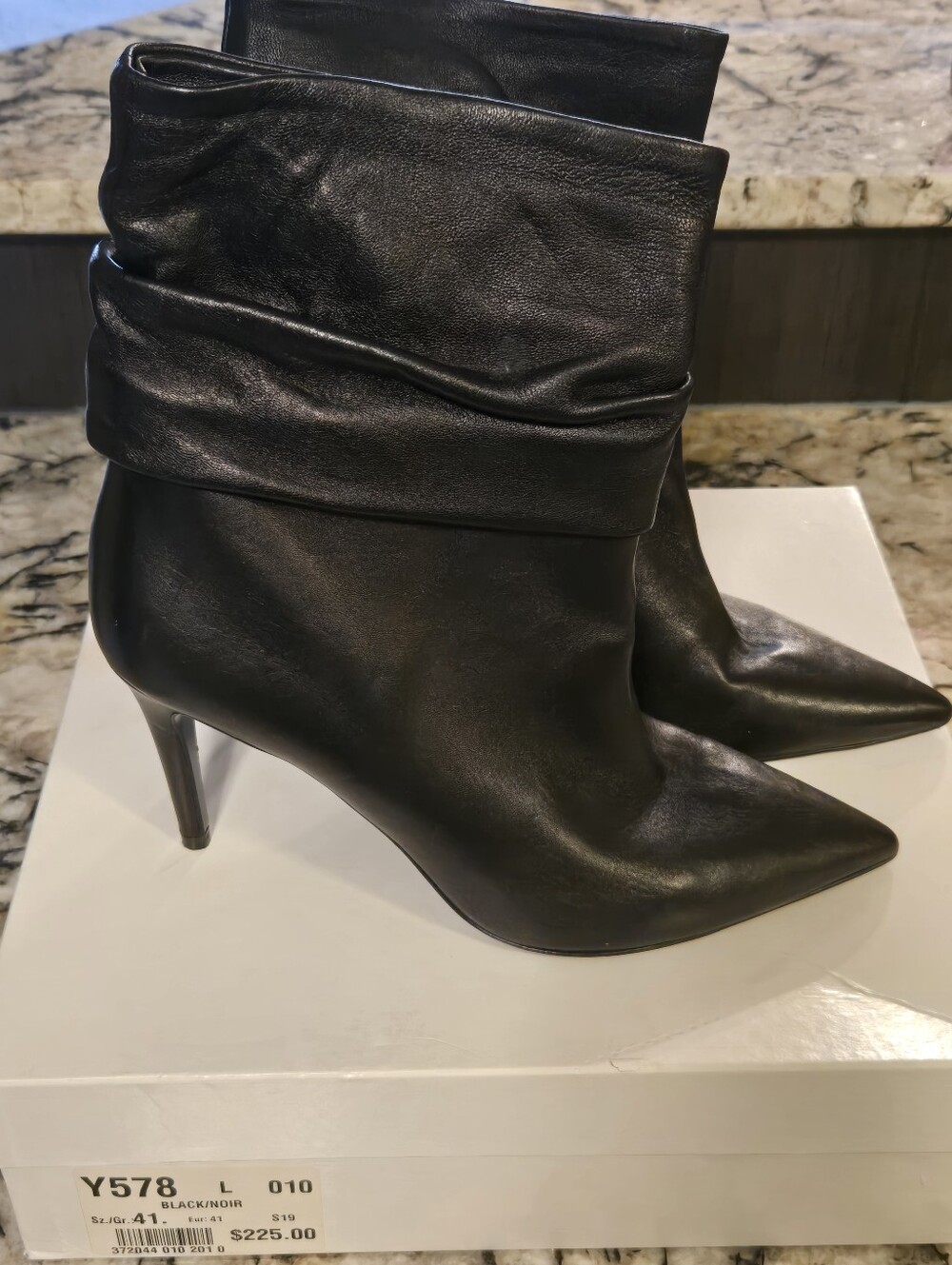 Black Leather 9/10 Ankle Boots Le Chateau